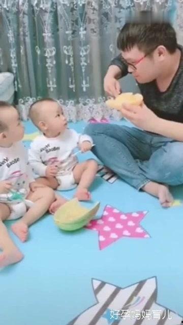 两个吃瓜儿童视频,揭秘吃瓜儿童眼中的世界