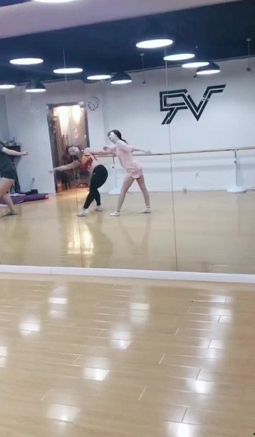 女团跳舞吃瓜视频大全