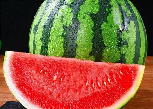 老外来中国吃麒麟瓜视频,体验中国独特水果魅力