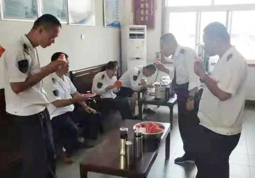 济南发型师吃瓜事件视频