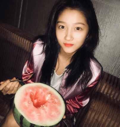 东北美女吃瓜图片视频